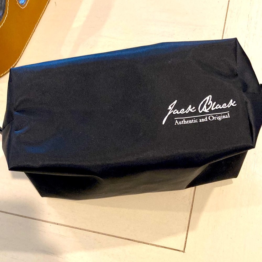 NWOT JACK BLACK SHAVING KIT WITH DALLAS COWBOYS STAR ON ONE SIDE!